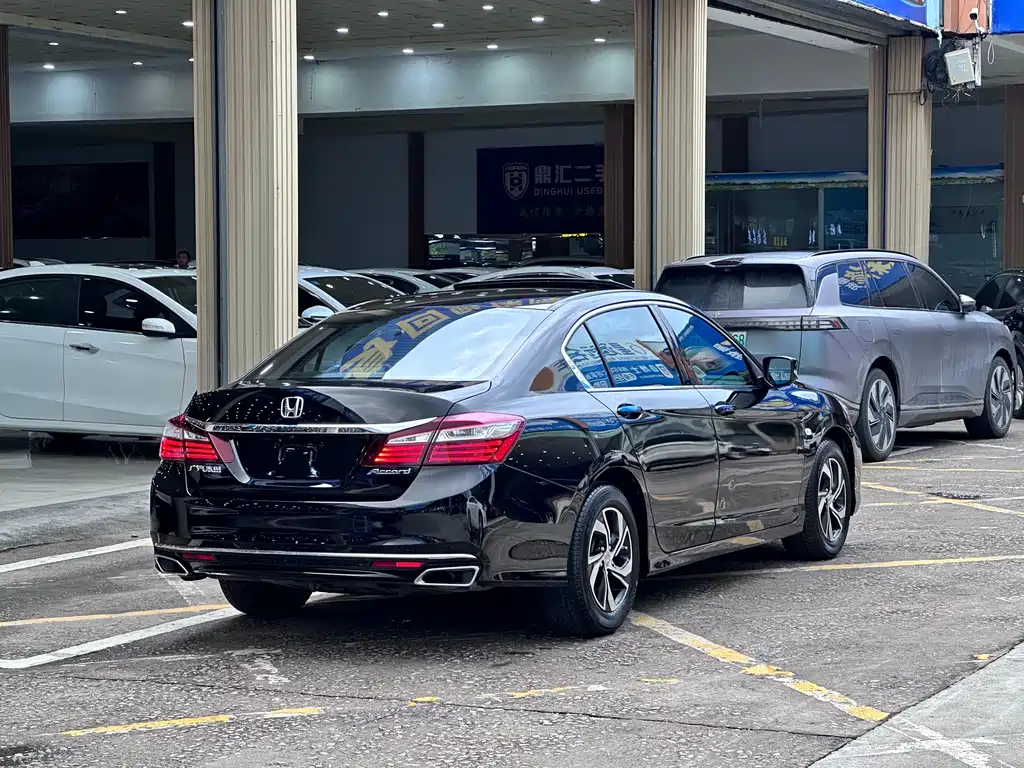 Honda Accord 2016 — фото 16