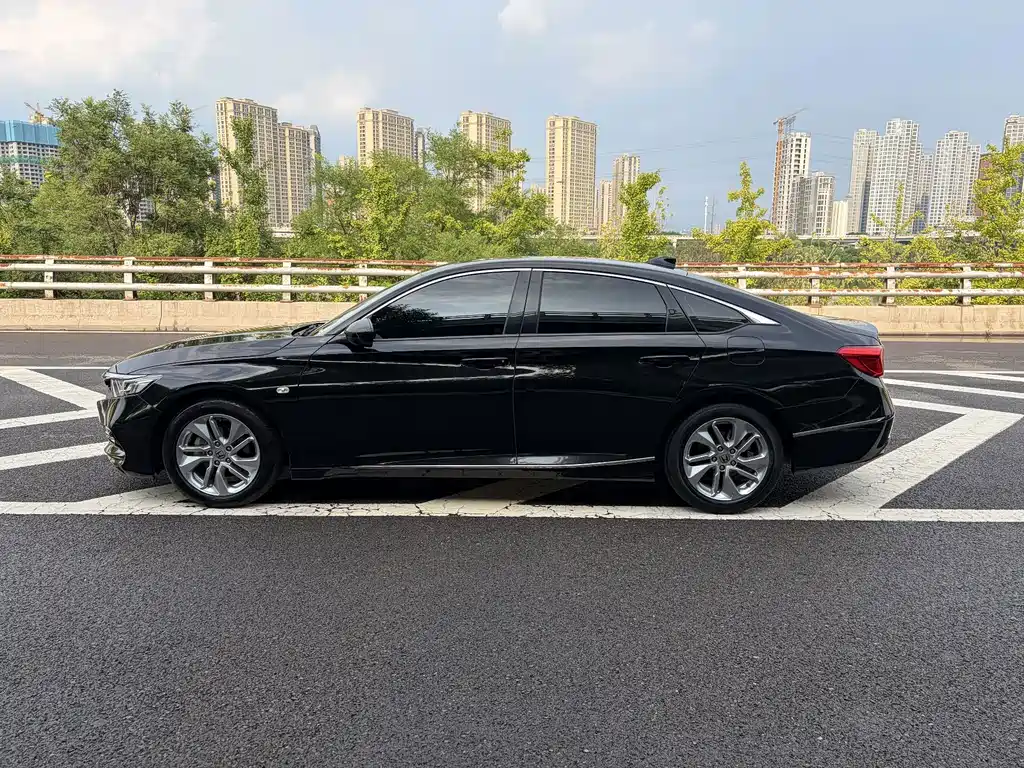 Honda Accord 2021 — фото 10