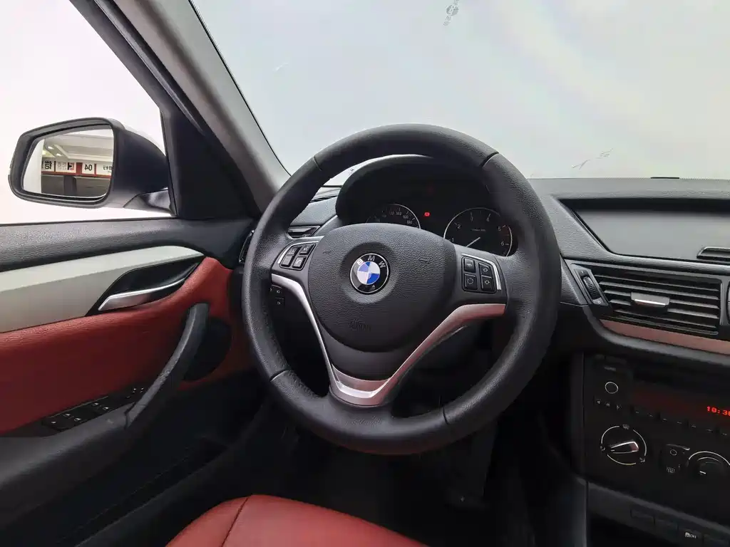 BMW X1 2015 — фото 10