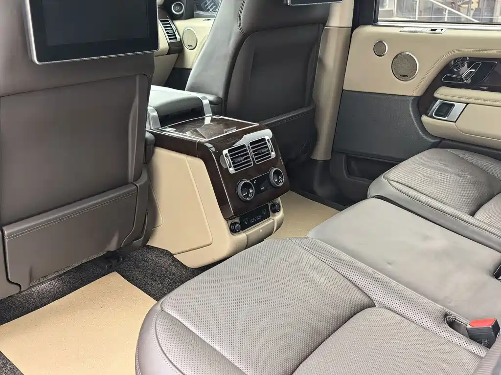 Land Rover Range Rover 2022 — фото 16