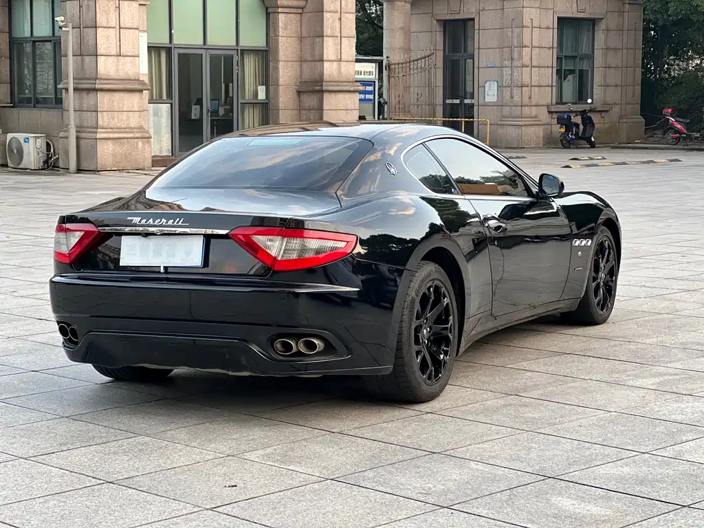 Maserati GranTurismo 2016 — фото 7