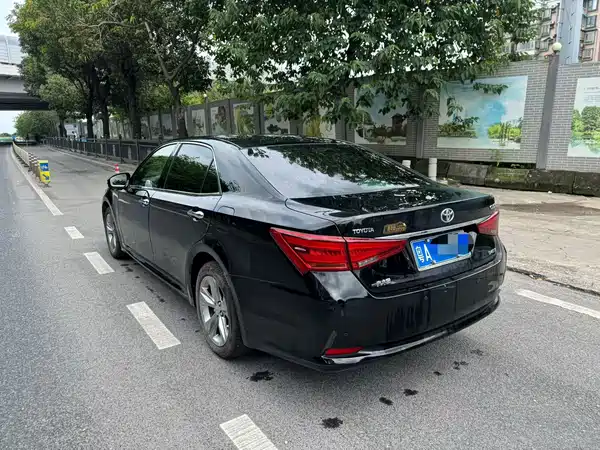 Toyota Crown 2017