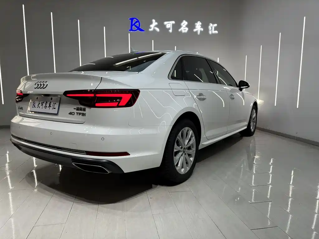 Audi A4L 2022 — фото 7