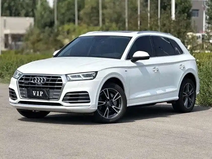Audi Q5L 2020 — фото 1