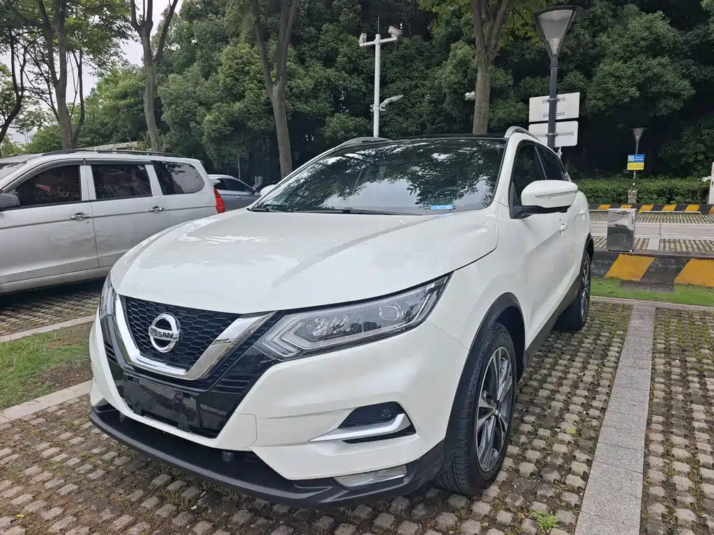Nissan Qashqai 2022 — фото 1