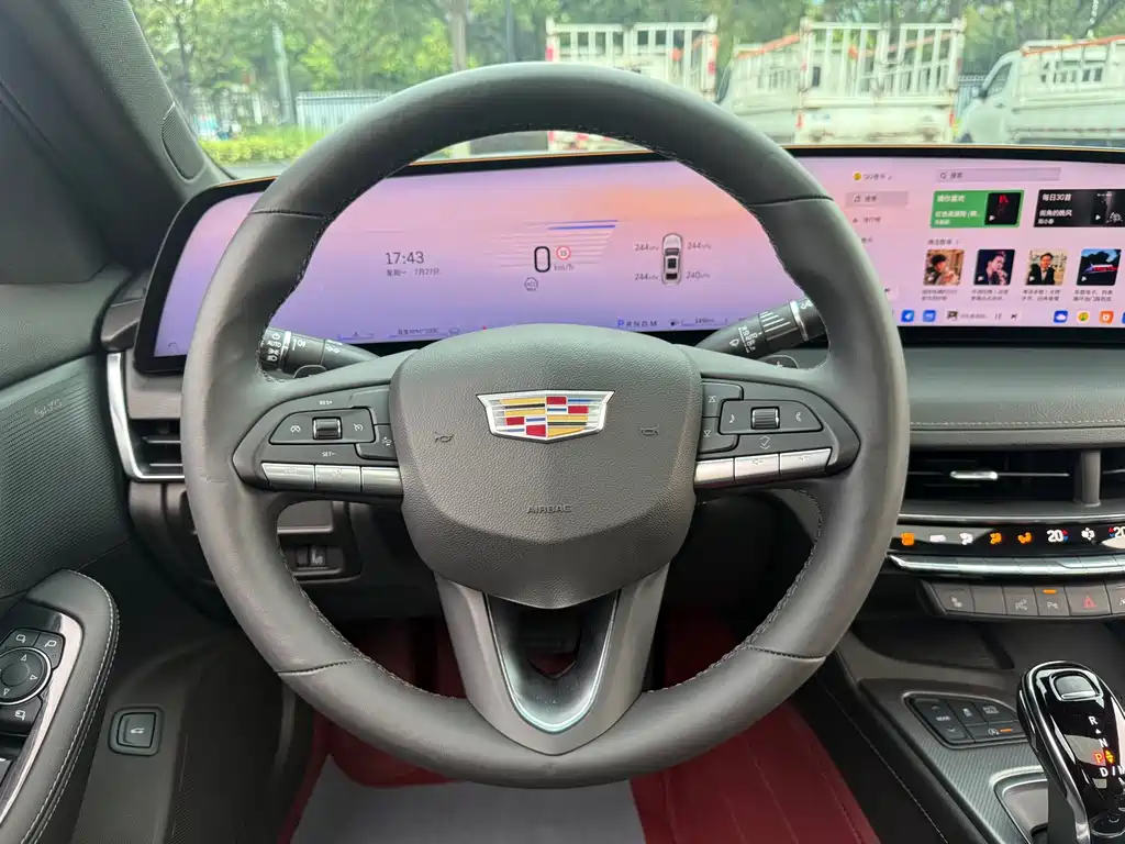 Cadillac CT5 2025 — фото 13