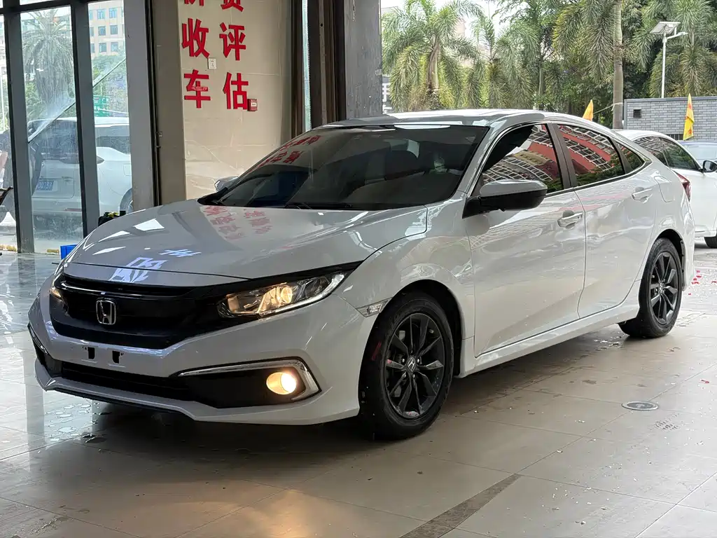Honda Civic 2021 — фото 1