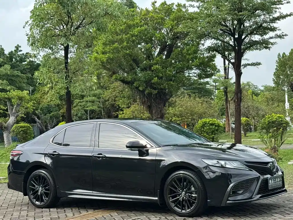 Toyota Camry 2022 — фото 3