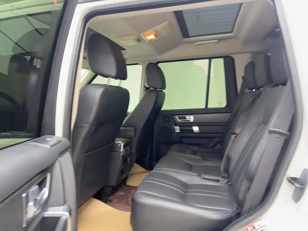 Land Rover Discovery 2015 — фото 9