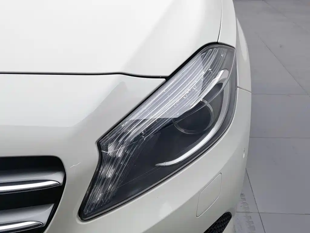 Mercedes-Benz A-Class 2015