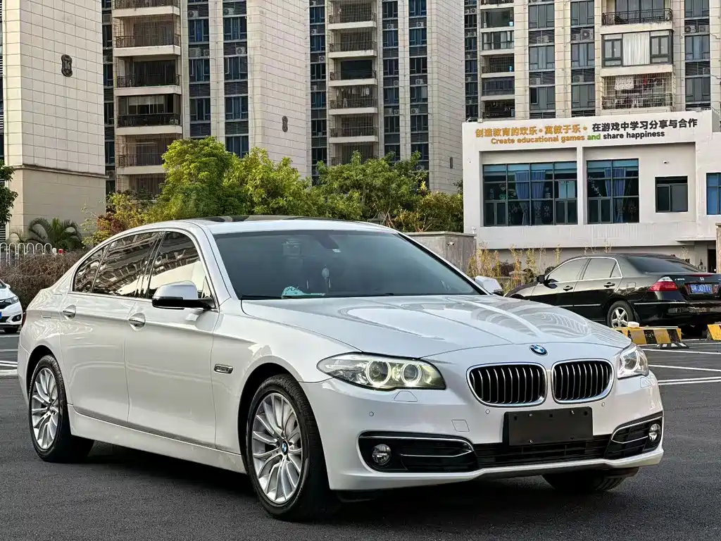 BMW 5 Series 2016 — фото 3