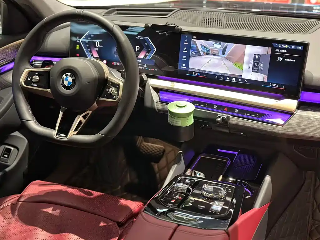 BMW 5 Series 2025 — фото 16