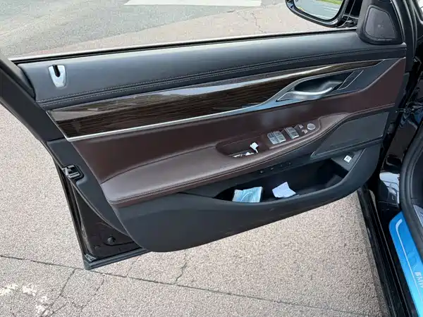 BMW 7 Series 2021