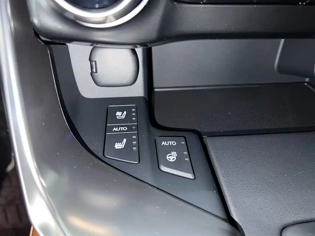 Lexus LX 2025 — фото 17
