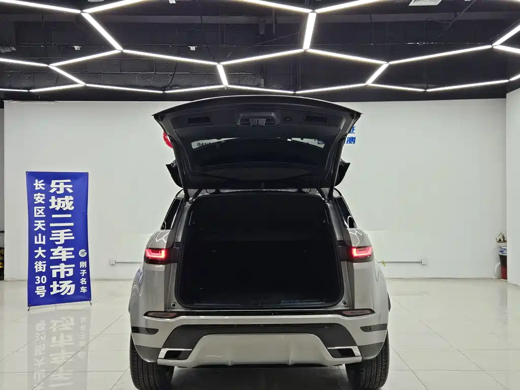 Land Rover Evoque 2023 — фото 8
