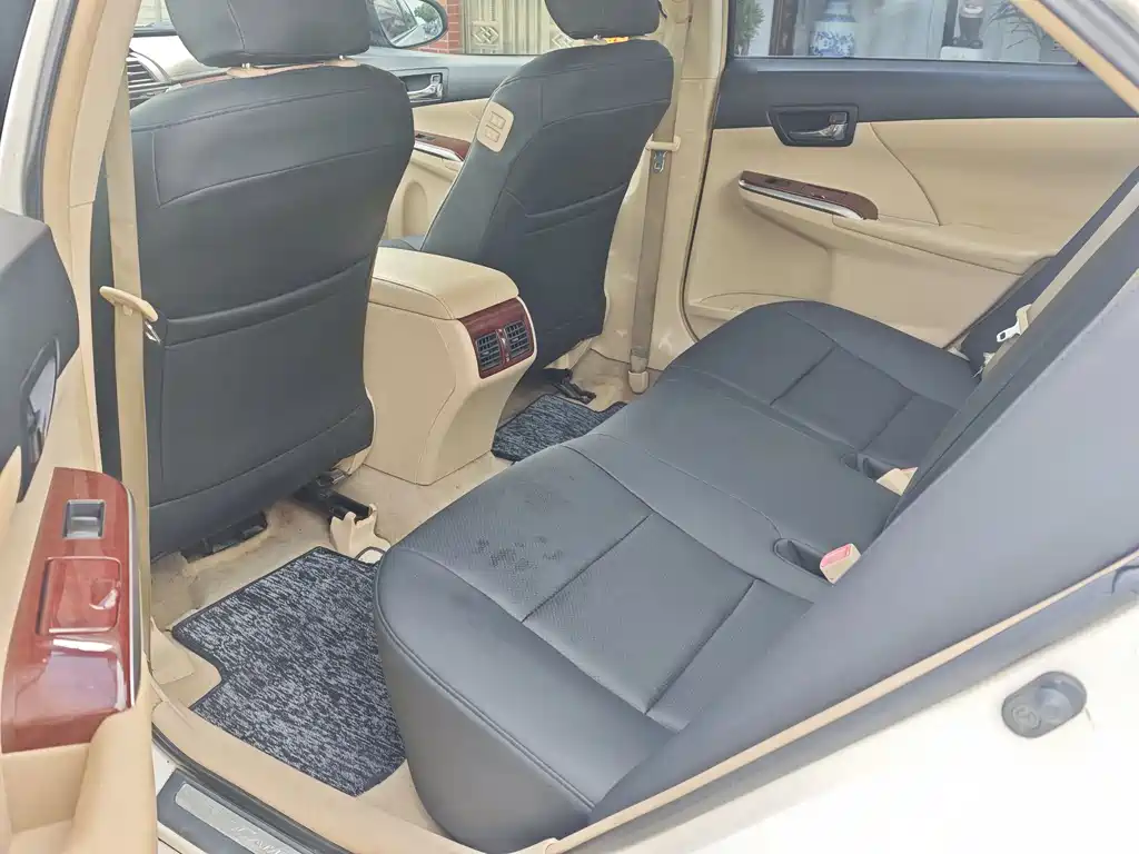 Toyota Camry 2013 — фото 10