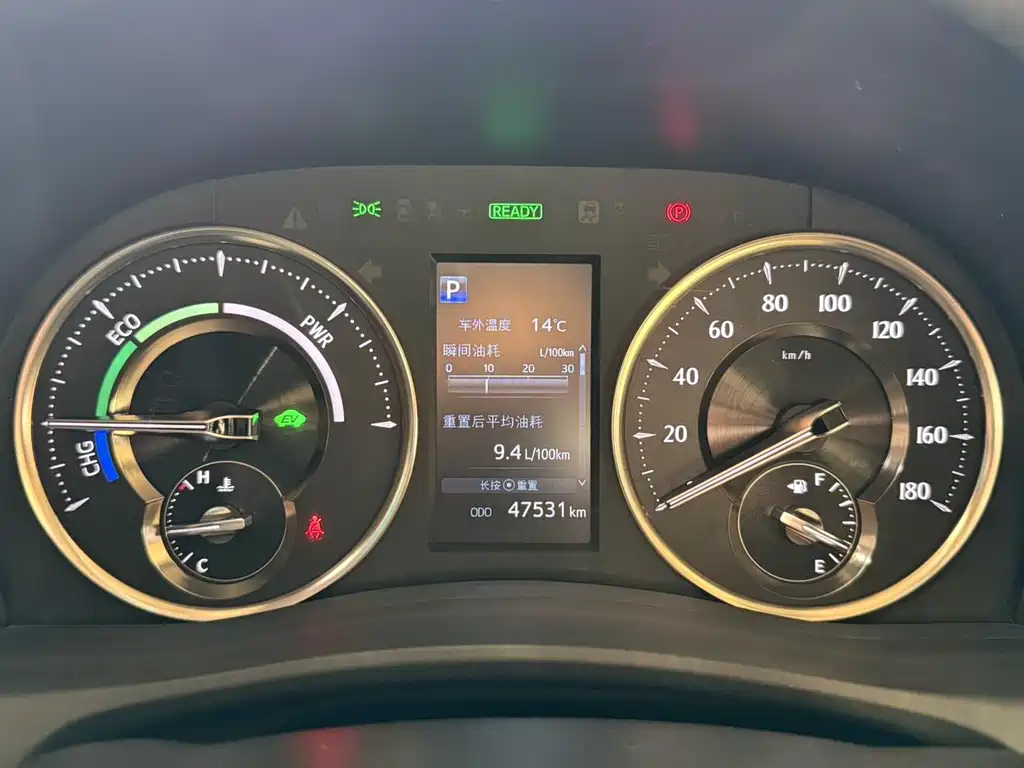 Toyota Alphard 2022 — фото 17