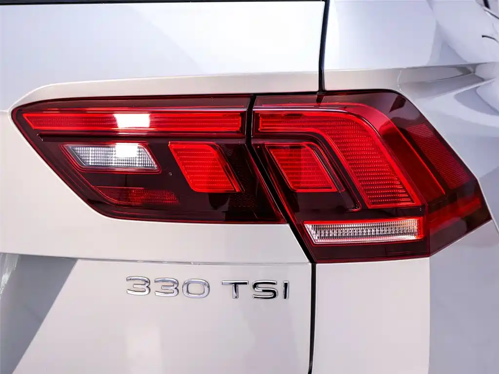 Volkswagen Tiguan L 2021 — фото 9