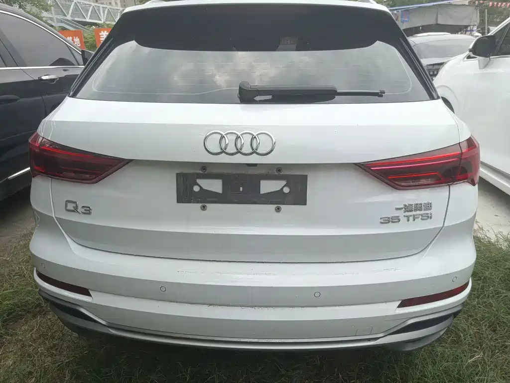 Audi Q3 2020 — фото 14