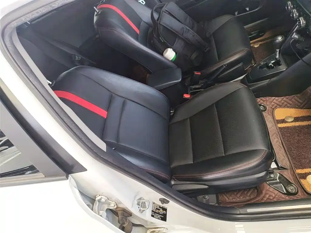Toyota Yaris L 2020 — фото 25
