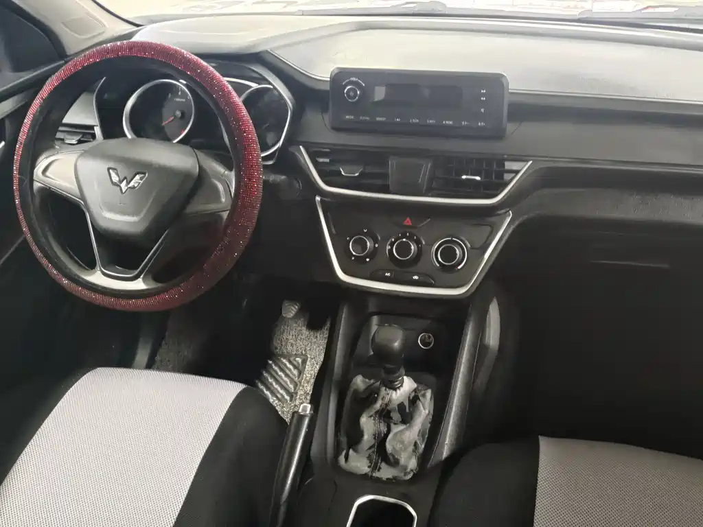 Wuling Hongguang S3 2018 — фото 4