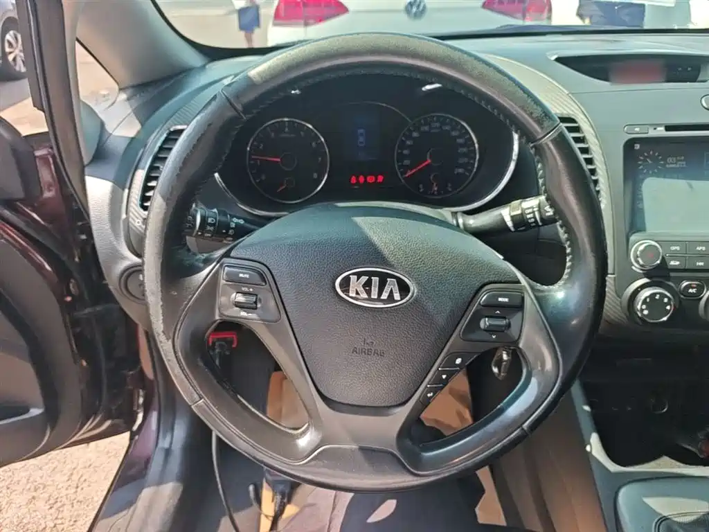 Kia K3 2014 — фото 10