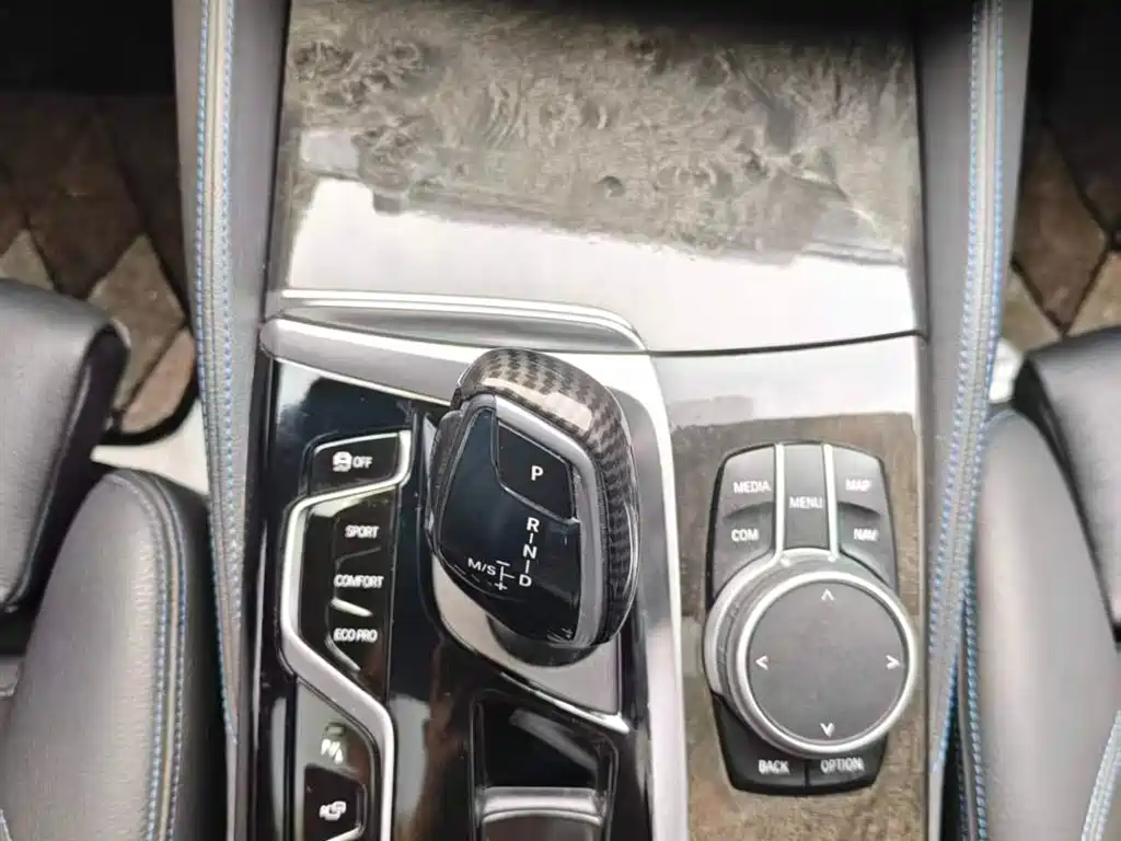 BMW 6 Series GT 2021 — фото 13