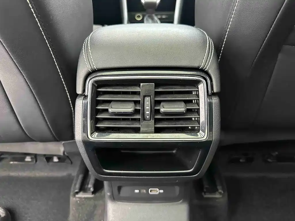 Skoda Karoq 2021 — фото 13