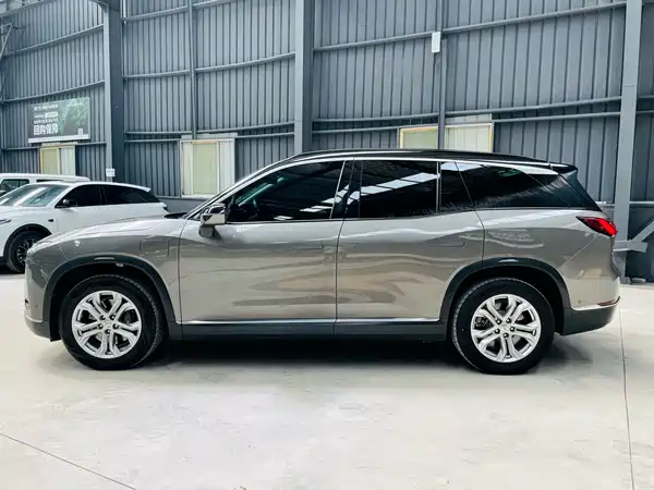 NIO ES8 2022