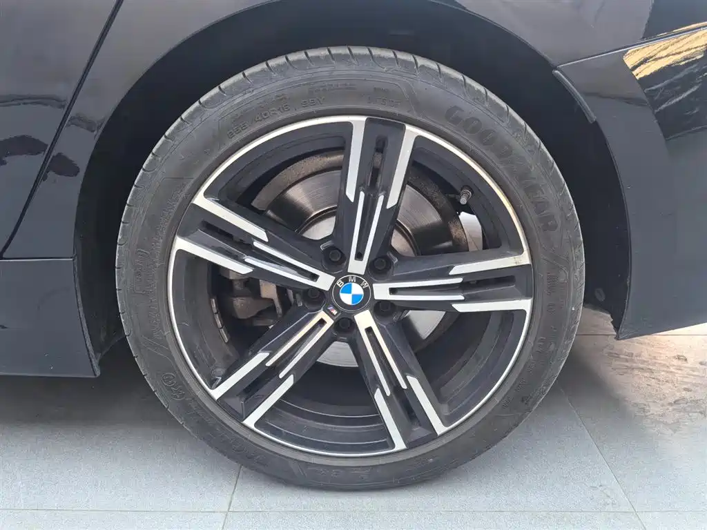 BMW 3 Series 2021 — фото 18