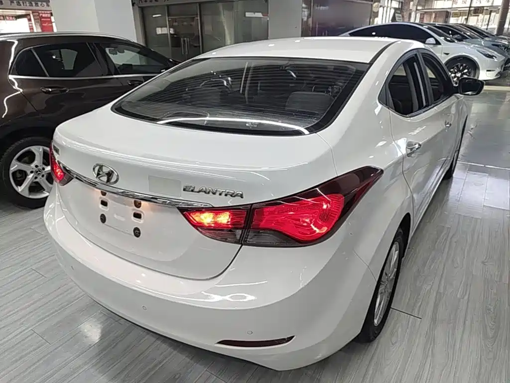 Hyundai Elantra Langdong 2016 — фото 5