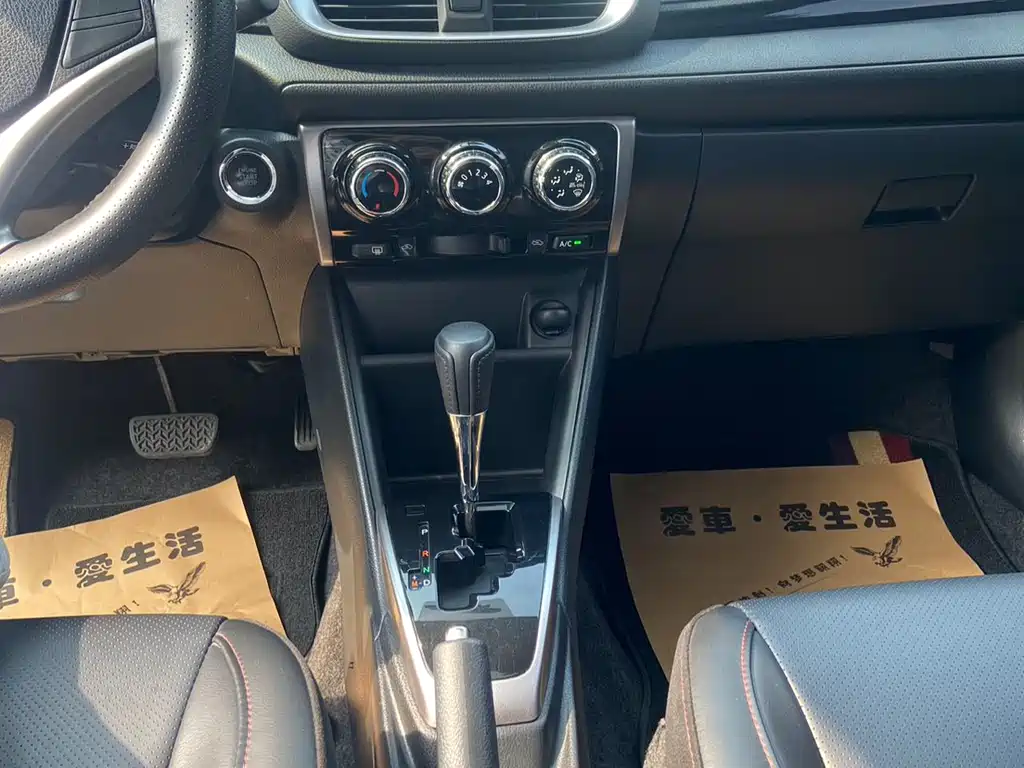 Toyota Yaris L 2022 — фото 13