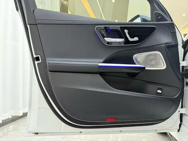 Mercedes-Benz C-Class 2024