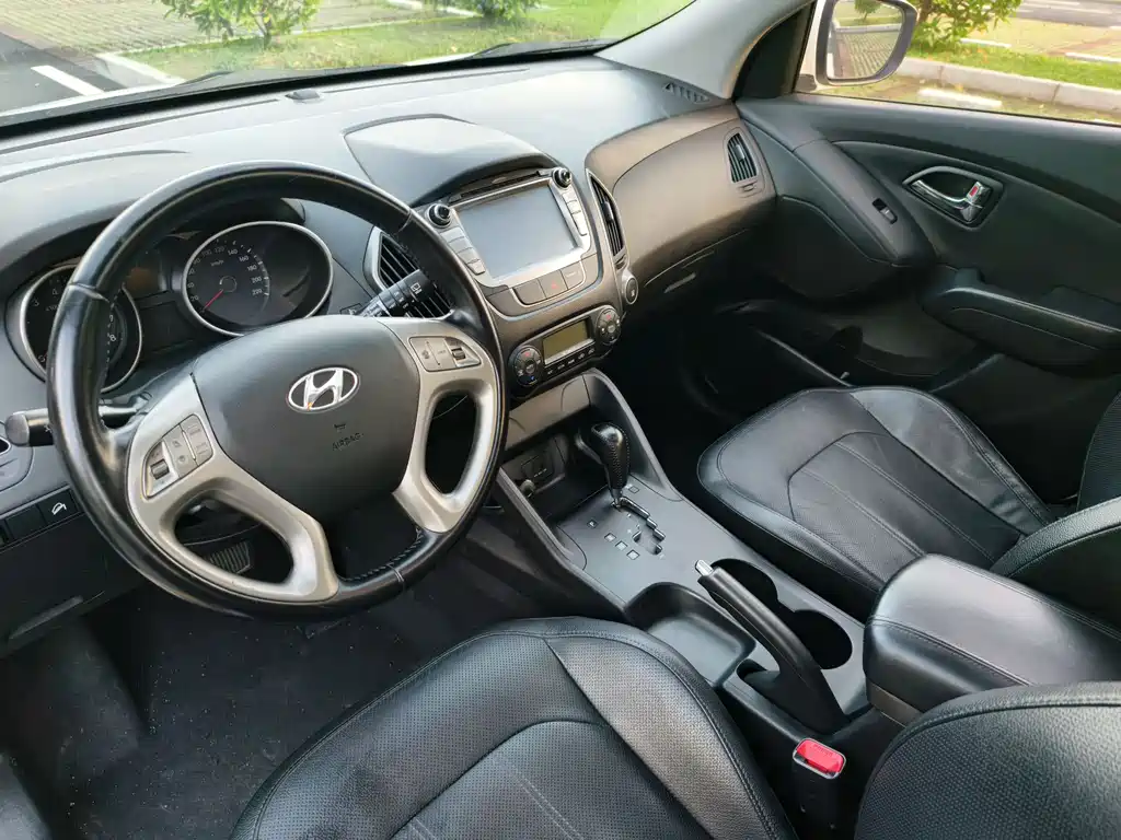Hyundai ix35 2015 — фото 13