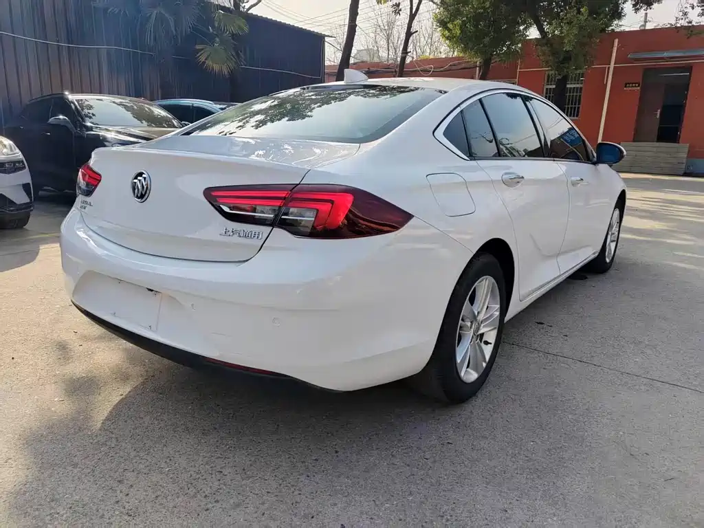 Buick Regal 2019 — фото 18