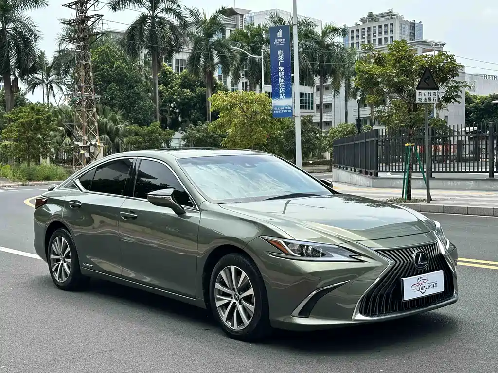Lexus ES 2020 — фото 3