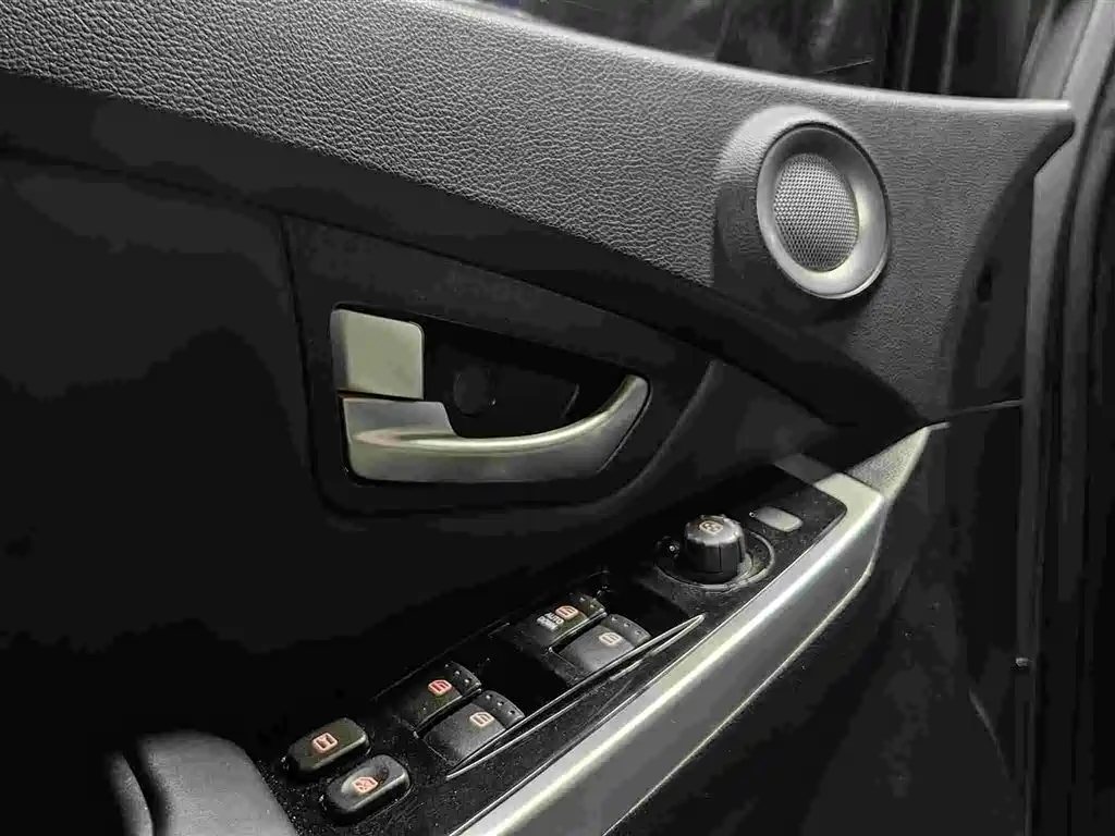 SsangYong Korando 2017 — фото 10