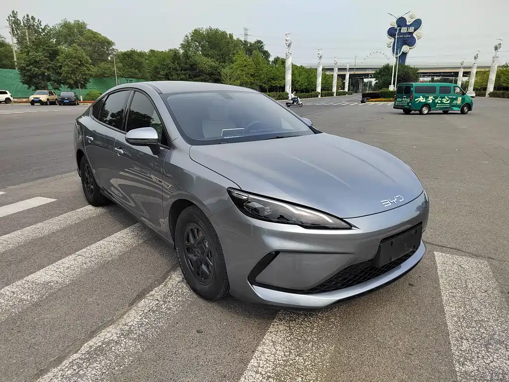 BYD Seal 05 DM-i 2025 — фото 2