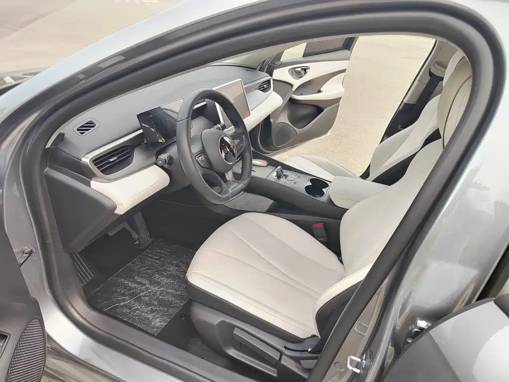 BYD Seal 05 DM-i 2025 — фото 15