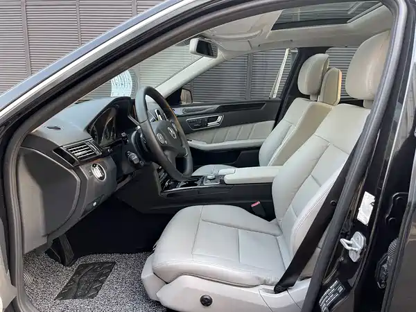 Mercedes-Benz E-Class 2010