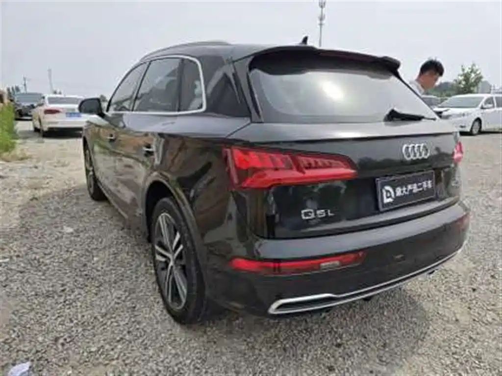 Audi Q5L 2019 — фото 6