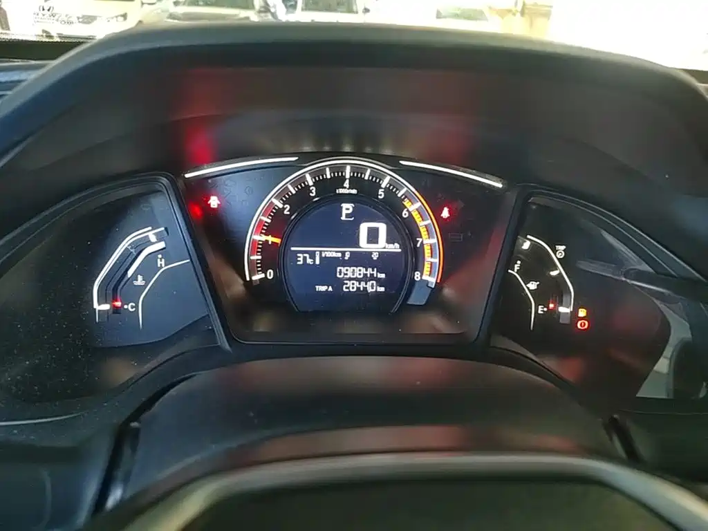 Honda Civic 2018 — фото 12