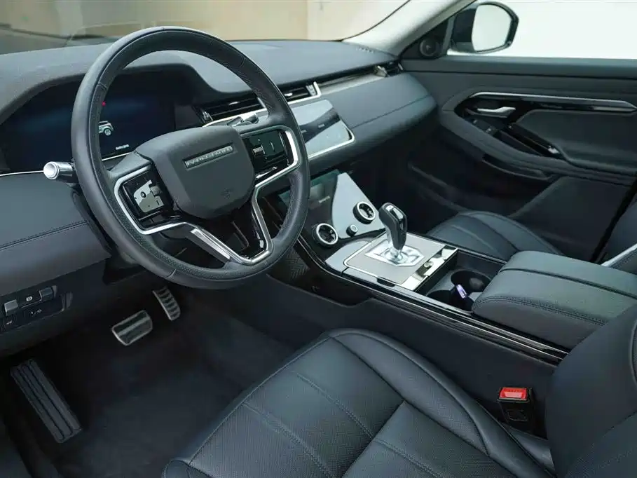 Land Rover Evoque 2023 — фото 10