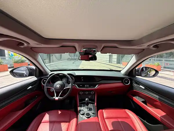 Alfa Romeo Stelvio 2019