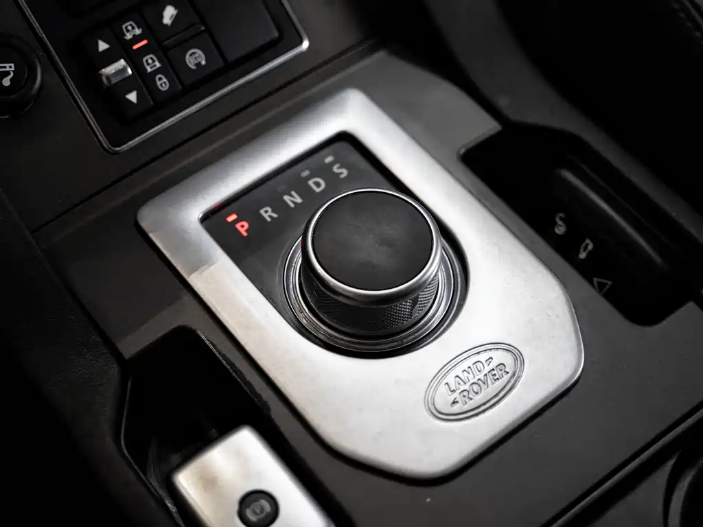 Land Rover Discovery 2016 — фото 15