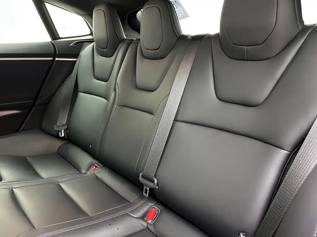Tesla Model S 2018 — фото 19