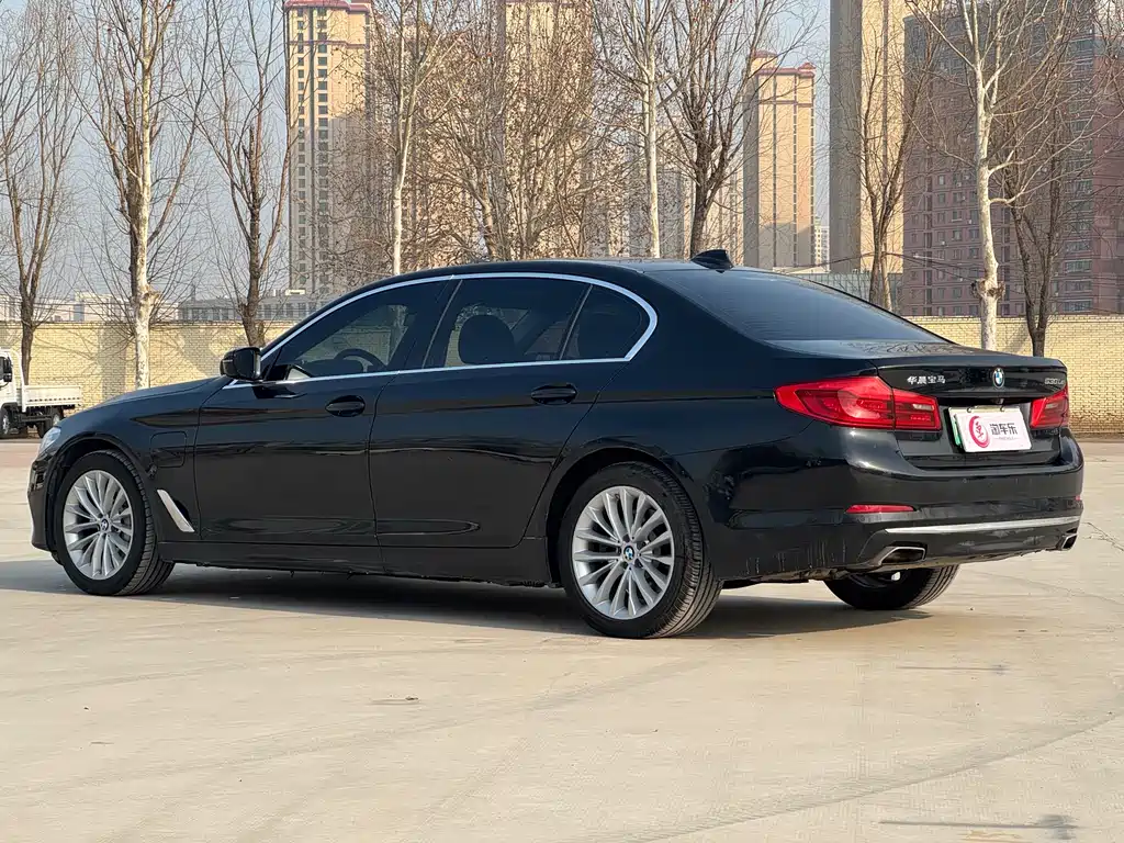 BMW 5 Series New Energy 2019 — фото 19