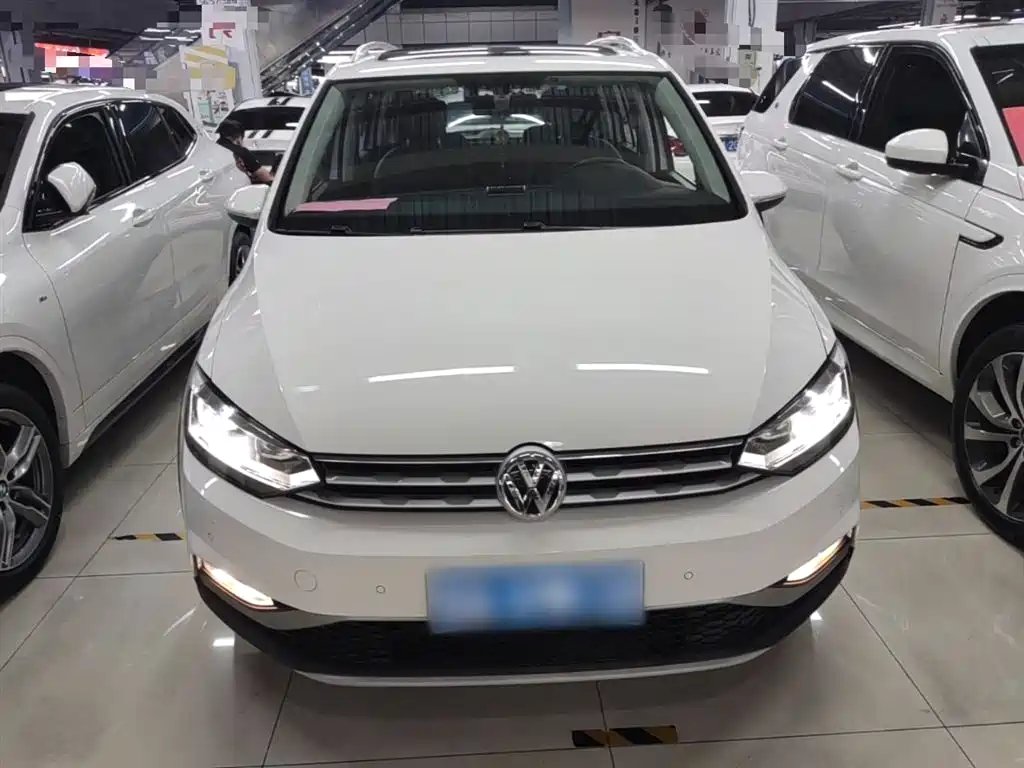 Volkswagen Touran 2019 — фото 3