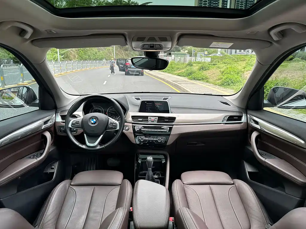 BMW X1 2018 — фото 11