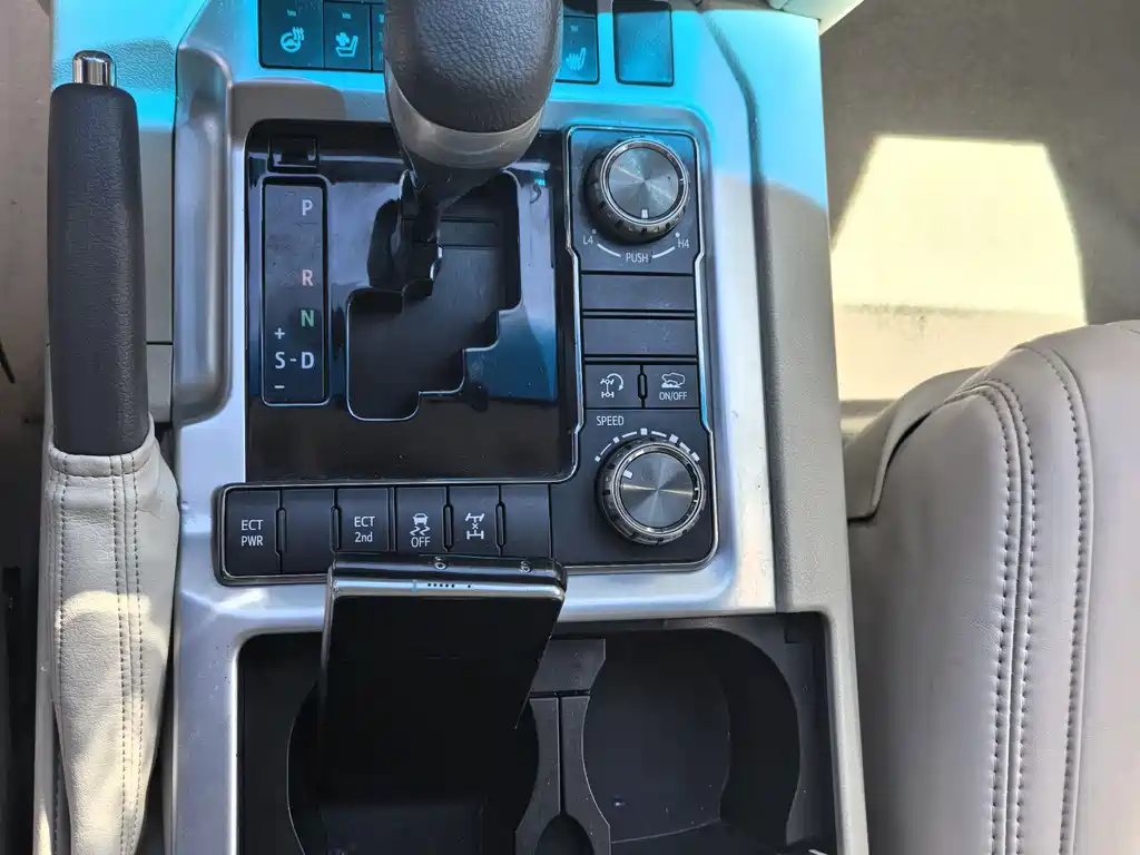 Toyota Land Cruiser 2019 — фото 10